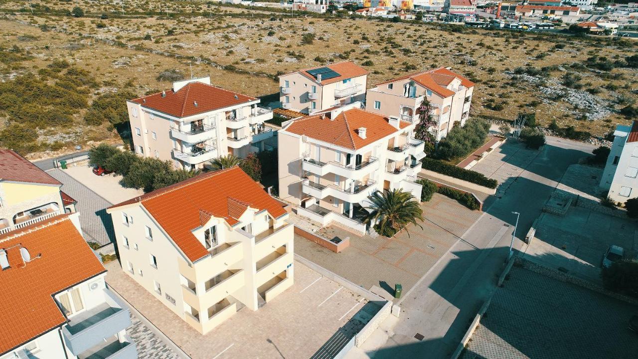 Summer Fun Apartments Novalja Exterior photo